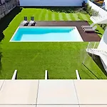 Uporto House Residence